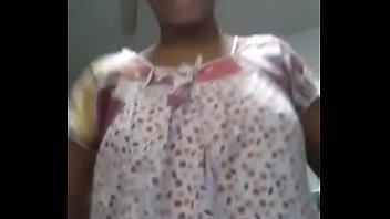 INDIAN  Mallu Aunty changing cloths & SHOWING BOOBS